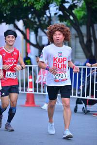 BIB: 1615, 2901
                            <button type="button" onclick="openModal(5979668)" class="btn btn-primary btn-sm float-right btn-popup" data-toggle="modal" data-target=".modal-high-quality">
                        <i class="fas fa-shopping-cart"></i> Add to Cart
                    </button>
                                            <button type="button" onclick="isThisMe(5979668, true)" class="btn btn-success btn-sm float-right btn-popup btn-isme hidden" data-toggle="tooltip" data-placement="bottom" title="นี่คือรูปของคุณใช่ไหม คลิกที่นี่เพื่อเอาเข้าอัลบั้ม">
                        <i class="fas fa-plus"></i> Add to album
                    </button>
                    <button type="button" onclick="isThisMe(5979668, false)" class="btn btn-warning btn-sm float-right btn-popup btn-isnotme hidden">
                        <i class="fas fa-ban"></i> Remove from album
                    </button>