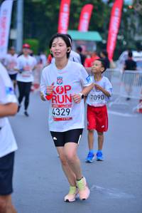 BIB: 7090, 4329
                            <button type="button" onclick="openModal(5986434)" class="btn btn-primary btn-sm float-right btn-popup" data-toggle="modal" data-target=".modal-high-quality">
                        <i class="fas fa-shopping-cart"></i> Add to Cart
                    </button>
                                            <button type="button" onclick="isThisMe(5986434, true)" class="btn btn-success btn-sm float-right btn-popup btn-isme hidden" data-toggle="tooltip" data-placement="bottom" title="นี่คือรูปของคุณใช่ไหม คลิกที่นี่เพื่อเอาเข้าอัลบั้ม">
                        <i class="fas fa-plus"></i> Add to album
                    </button>
                    <button type="button" onclick="isThisMe(5986434, false)" class="btn btn-warning btn-sm float-right btn-popup btn-isnotme hidden">
                        <i class="fas fa-ban"></i> Remove from album
                    </button>