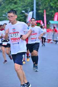 BIB: 4151, 1329, 201
                            <button type="button" onclick="openModal(5979886)" class="btn btn-primary btn-sm float-right btn-popup" data-toggle="modal" data-target=".modal-high-quality">
                        <i class="fas fa-shopping-cart"></i> Add to Cart
                    </button>
                                            <button type="button" onclick="isThisMe(5979886, true)" class="btn btn-success btn-sm float-right btn-popup btn-isme hidden" data-toggle="tooltip" data-placement="bottom" title="นี่คือรูปของคุณใช่ไหม คลิกที่นี่เพื่อเอาเข้าอัลบั้ม">
                        <i class="fas fa-plus"></i> Add to album
                    </button>
                    <button type="button" onclick="isThisMe(5979886, false)" class="btn btn-warning btn-sm float-right btn-popup btn-isnotme hidden">
                        <i class="fas fa-ban"></i> Remove from album
                    </button>