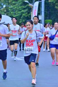 BIB: 122, 752, 6458
                            <button type="button" onclick="openModal(5978151)" class="btn btn-primary btn-sm float-right btn-popup" data-toggle="modal" data-target=".modal-high-quality">
                        <i class="fas fa-shopping-cart"></i> Add to Cart
                    </button>
                                            <button type="button" onclick="isThisMe(5978151, true)" class="btn btn-success btn-sm float-right btn-popup btn-isme hidden" data-toggle="tooltip" data-placement="bottom" title="นี่คือรูปของคุณใช่ไหม คลิกที่นี่เพื่อเอาเข้าอัลบั้ม">
                        <i class="fas fa-plus"></i> Add to album
                    </button>
                    <button type="button" onclick="isThisMe(5978151, false)" class="btn btn-warning btn-sm float-right btn-popup btn-isnotme hidden">
                        <i class="fas fa-ban"></i> Remove from album
                    </button>