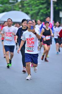 BIB: 2458, 1092, 2019
                            <button type="button" onclick="openModal(5996495)" class="btn btn-primary btn-sm float-right btn-popup" data-toggle="modal" data-target=".modal-high-quality">
                        <i class="fas fa-shopping-cart"></i> Add to Cart
                    </button>
                                            <button type="button" onclick="isThisMe(5996495, true)" class="btn btn-success btn-sm float-right btn-popup btn-isme hidden" data-toggle="tooltip" data-placement="bottom" title="นี่คือรูปของคุณใช่ไหม คลิกที่นี่เพื่อเอาเข้าอัลบั้ม">
                        <i class="fas fa-plus"></i> Add to album
                    </button>
                    <button type="button" onclick="isThisMe(5996495, false)" class="btn btn-warning btn-sm float-right btn-popup btn-isnotme hidden">
                        <i class="fas fa-ban"></i> Remove from album
                    </button>