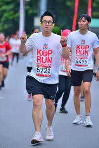 BIB: 5722, 4499, 2019
                            <button type="button" onclick="openModal(5996883)" class="btn btn-primary btn-sm float-right btn-popup" data-toggle="modal" data-target=".modal-high-quality">
                        <i class="fas fa-shopping-cart"></i> Add to Cart
                    </button>
                                            <button type="button" onclick="isThisMe(5996883, true)" class="btn btn-success btn-sm float-right btn-popup btn-isme hidden" data-toggle="tooltip" data-placement="bottom" title="นี่คือรูปของคุณใช่ไหม คลิกที่นี่เพื่อเอาเข้าอัลบั้ม">
                        <i class="fas fa-plus"></i> Add to album
                    </button>
                    <button type="button" onclick="isThisMe(5996883, false)" class="btn btn-warning btn-sm float-right btn-popup btn-isnotme hidden">
                        <i class="fas fa-ban"></i> Remove from album
                    </button>