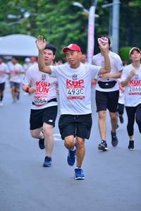 BIB: 4930, 2866, 4064
                            <button type="button" onclick="openModal(5992178)" class="btn btn-primary btn-sm float-right btn-popup" data-toggle="modal" data-target=".modal-high-quality">
                        <i class="fas fa-shopping-cart"></i> Add to Cart
                    </button>
                                            <button type="button" onclick="isThisMe(5992178, true)" class="btn btn-success btn-sm float-right btn-popup btn-isme hidden" data-toggle="tooltip" data-placement="bottom" title="นี่คือรูปของคุณใช่ไหม คลิกที่นี่เพื่อเอาเข้าอัลบั้ม">
                        <i class="fas fa-plus"></i> Add to album
                    </button>
                    <button type="button" onclick="isThisMe(5992178, false)" class="btn btn-warning btn-sm float-right btn-popup btn-isnotme hidden">
                        <i class="fas fa-ban"></i> Remove from album
                    </button>