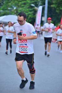 BIB: 2017, 1500
                            <button type="button" onclick="openModal(5994816)" class="btn btn-primary btn-sm float-right btn-popup" data-toggle="modal" data-target=".modal-high-quality">
                        <i class="fas fa-shopping-cart"></i> Add to Cart
                    </button>
                                            <button type="button" onclick="isThisMe(5994816, true)" class="btn btn-success btn-sm float-right btn-popup btn-isme hidden" data-toggle="tooltip" data-placement="bottom" title="นี่คือรูปของคุณใช่ไหม คลิกที่นี่เพื่อเอาเข้าอัลบั้ม">
                        <i class="fas fa-plus"></i> Add to album
                    </button>
                    <button type="button" onclick="isThisMe(5994816, false)" class="btn btn-warning btn-sm float-right btn-popup btn-isnotme hidden">
                        <i class="fas fa-ban"></i> Remove from album
                    </button>