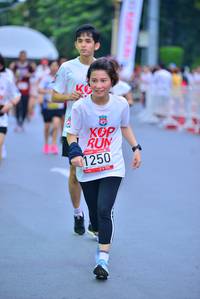 BIB: 1250
                            <button type="button" onclick="openModal(5988459)" class="btn btn-primary btn-sm float-right btn-popup" data-toggle="modal" data-target=".modal-high-quality">
                        <i class="fas fa-shopping-cart"></i> Add to Cart
                    </button>
                                            <button type="button" onclick="isThisMe(5988459, true)" class="btn btn-success btn-sm float-right btn-popup btn-isme hidden" data-toggle="tooltip" data-placement="bottom" title="นี่คือรูปของคุณใช่ไหม คลิกที่นี่เพื่อเอาเข้าอัลบั้ม">
                        <i class="fas fa-plus"></i> Add to album
                    </button>
                    <button type="button" onclick="isThisMe(5988459, false)" class="btn btn-warning btn-sm float-right btn-popup btn-isnotme hidden">
                        <i class="fas fa-ban"></i> Remove from album
                    </button>