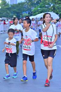 BIB: 4426, 4424, 155, 425
                            <button type="button" onclick="openModal(5975079)" class="btn btn-primary btn-sm float-right btn-popup" data-toggle="modal" data-target=".modal-high-quality">
                        <i class="fas fa-shopping-cart"></i> Add to Cart
                    </button>
                                            <button type="button" onclick="isThisMe(5975079, true)" class="btn btn-success btn-sm float-right btn-popup btn-isme hidden" data-toggle="tooltip" data-placement="bottom" title="นี่คือรูปของคุณใช่ไหม คลิกที่นี่เพื่อเอาเข้าอัลบั้ม">
                        <i class="fas fa-plus"></i> Add to album
                    </button>
                    <button type="button" onclick="isThisMe(5975079, false)" class="btn btn-warning btn-sm float-right btn-popup btn-isnotme hidden">
                        <i class="fas fa-ban"></i> Remove from album
                    </button>