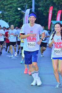 BIB: 2010, 9059, 9060
                            <button type="button" onclick="openModal(5953629)" class="btn btn-primary btn-sm float-right btn-popup" data-toggle="modal" data-target=".modal-high-quality">
                        <i class="fas fa-shopping-cart"></i> Add to Cart
                    </button>
                                            <button type="button" onclick="isThisMe(5953629, true)" class="btn btn-success btn-sm float-right btn-popup btn-isme hidden" data-toggle="tooltip" data-placement="bottom" title="นี่คือรูปของคุณใช่ไหม คลิกที่นี่เพื่อเอาเข้าอัลบั้ม">
                        <i class="fas fa-plus"></i> Add to album
                    </button>
                    <button type="button" onclick="isThisMe(5953629, false)" class="btn btn-warning btn-sm float-right btn-popup btn-isnotme hidden">
                        <i class="fas fa-ban"></i> Remove from album
                    </button>