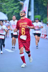 BIB: 1354, 1131
                            <button type="button" onclick="openModal(5979092)" class="btn btn-primary btn-sm float-right btn-popup" data-toggle="modal" data-target=".modal-high-quality">
                        <i class="fas fa-shopping-cart"></i> Add to Cart
                    </button>
                                            <button type="button" onclick="isThisMe(5979092, true)" class="btn btn-success btn-sm float-right btn-popup btn-isme hidden" data-toggle="tooltip" data-placement="bottom" title="นี่คือรูปของคุณใช่ไหม คลิกที่นี่เพื่อเอาเข้าอัลบั้ม">
                        <i class="fas fa-plus"></i> Add to album
                    </button>
                    <button type="button" onclick="isThisMe(5979092, false)" class="btn btn-warning btn-sm float-right btn-popup btn-isnotme hidden">
                        <i class="fas fa-ban"></i> Remove from album
                    </button>