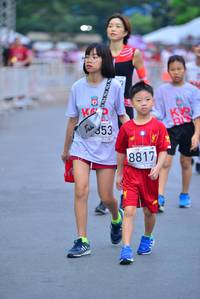 BIB: 353, 8817
                            <button type="button" onclick="openModal(5994431)" class="btn btn-primary btn-sm float-right btn-popup" data-toggle="modal" data-target=".modal-high-quality">
                        <i class="fas fa-shopping-cart"></i> Add to Cart
                    </button>
                                            <button type="button" onclick="isThisMe(5994431, true)" class="btn btn-success btn-sm float-right btn-popup btn-isme hidden" data-toggle="tooltip" data-placement="bottom" title="นี่คือรูปของคุณใช่ไหม คลิกที่นี่เพื่อเอาเข้าอัลบั้ม">
                        <i class="fas fa-plus"></i> Add to album
                    </button>
                    <button type="button" onclick="isThisMe(5994431, false)" class="btn btn-warning btn-sm float-right btn-popup btn-isnotme hidden">
                        <i class="fas fa-ban"></i> Remove from album
                    </button>