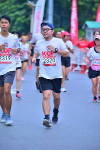 BIB: 2320, 2319, 543
                            <button type="button" onclick="openModal(5979728)" class="btn btn-primary btn-sm float-right btn-popup" data-toggle="modal" data-target=".modal-high-quality">
                        <i class="fas fa-shopping-cart"></i> Add to Cart
                    </button>
                                            <button type="button" onclick="isThisMe(5979728, true)" class="btn btn-success btn-sm float-right btn-popup btn-isme hidden" data-toggle="tooltip" data-placement="bottom" title="นี่คือรูปของคุณใช่ไหม คลิกที่นี่เพื่อเอาเข้าอัลบั้ม">
                        <i class="fas fa-plus"></i> Add to album
                    </button>
                    <button type="button" onclick="isThisMe(5979728, false)" class="btn btn-warning btn-sm float-right btn-popup btn-isnotme hidden">
                        <i class="fas fa-ban"></i> Remove from album
                    </button>