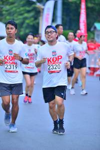 BIB: 2320, 762, 2319
                            <button type="button" onclick="openModal(5979747)" class="btn btn-primary btn-sm float-right btn-popup" data-toggle="modal" data-target=".modal-high-quality">
                        <i class="fas fa-shopping-cart"></i> Add to Cart
                    </button>
                                            <button type="button" onclick="isThisMe(5979747, true)" class="btn btn-success btn-sm float-right btn-popup btn-isme hidden" data-toggle="tooltip" data-placement="bottom" title="นี่คือรูปของคุณใช่ไหม คลิกที่นี่เพื่อเอาเข้าอัลบั้ม">
                        <i class="fas fa-plus"></i> Add to album
                    </button>
                    <button type="button" onclick="isThisMe(5979747, false)" class="btn btn-warning btn-sm float-right btn-popup btn-isnotme hidden">
                        <i class="fas fa-ban"></i> Remove from album
                    </button>