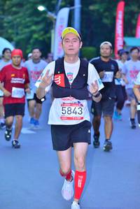 BIB: 230, 6358, 5843
                            <button type="button" onclick="openModal(5954631)" class="btn btn-primary btn-sm float-right btn-popup" data-toggle="modal" data-target=".modal-high-quality">
                        <i class="fas fa-shopping-cart"></i> Add to Cart
                    </button>
                                            <button type="button" onclick="isThisMe(5954631, true)" class="btn btn-success btn-sm float-right btn-popup btn-isme hidden" data-toggle="tooltip" data-placement="bottom" title="นี่คือรูปของคุณใช่ไหม คลิกที่นี่เพื่อเอาเข้าอัลบั้ม">
                        <i class="fas fa-plus"></i> Add to album
                    </button>
                    <button type="button" onclick="isThisMe(5954631, false)" class="btn btn-warning btn-sm float-right btn-popup btn-isnotme hidden">
                        <i class="fas fa-ban"></i> Remove from album
                    </button>