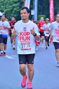 BIB: 032, 2019, 3735
                            <button type="button" onclick="openModal(5977330)" class="btn btn-primary btn-sm float-right btn-popup" data-toggle="modal" data-target=".modal-high-quality">
                        <i class="fas fa-shopping-cart"></i> Add to Cart
                    </button>
                                            <button type="button" onclick="isThisMe(5977330, true)" class="btn btn-success btn-sm float-right btn-popup btn-isme hidden" data-toggle="tooltip" data-placement="bottom" title="นี่คือรูปของคุณใช่ไหม คลิกที่นี่เพื่อเอาเข้าอัลบั้ม">
                        <i class="fas fa-plus"></i> Add to album
                    </button>
                    <button type="button" onclick="isThisMe(5977330, false)" class="btn btn-warning btn-sm float-right btn-popup btn-isnotme hidden">
                        <i class="fas fa-ban"></i> Remove from album
                    </button>