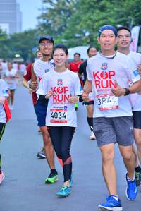 BIB: 4034
                            <button type="button" onclick="openModal(5979961)" class="btn btn-primary btn-sm float-right btn-popup" data-toggle="modal" data-target=".modal-high-quality">
                        <i class="fas fa-shopping-cart"></i> Add to Cart
                    </button>
                                            <button type="button" onclick="isThisMe(5979961, true)" class="btn btn-success btn-sm float-right btn-popup btn-isme hidden" data-toggle="tooltip" data-placement="bottom" title="นี่คือรูปของคุณใช่ไหม คลิกที่นี่เพื่อเอาเข้าอัลบั้ม">
                        <i class="fas fa-plus"></i> Add to album
                    </button>
                    <button type="button" onclick="isThisMe(5979961, false)" class="btn btn-warning btn-sm float-right btn-popup btn-isnotme hidden">
                        <i class="fas fa-ban"></i> Remove from album
                    </button>