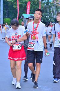 BIB: 209, 4132
                            <button type="button" onclick="openModal(5978281)" class="btn btn-primary btn-sm float-right btn-popup" data-toggle="modal" data-target=".modal-high-quality">
                        <i class="fas fa-shopping-cart"></i> Add to Cart
                    </button>
                                            <button type="button" onclick="isThisMe(5978281, true)" class="btn btn-success btn-sm float-right btn-popup btn-isme hidden" data-toggle="tooltip" data-placement="bottom" title="นี่คือรูปของคุณใช่ไหม คลิกที่นี่เพื่อเอาเข้าอัลบั้ม">
                        <i class="fas fa-plus"></i> Add to album
                    </button>
                    <button type="button" onclick="isThisMe(5978281, false)" class="btn btn-warning btn-sm float-right btn-popup btn-isnotme hidden">
                        <i class="fas fa-ban"></i> Remove from album
                    </button>