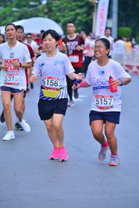 BIB: 5375, 5158, 5157
                            <button type="button" onclick="openModal(5988532)" class="btn btn-primary btn-sm float-right btn-popup" data-toggle="modal" data-target=".modal-high-quality">
                        <i class="fas fa-shopping-cart"></i> Add to Cart
                    </button>
                                            <button type="button" onclick="isThisMe(5988532, true)" class="btn btn-success btn-sm float-right btn-popup btn-isme hidden" data-toggle="tooltip" data-placement="bottom" title="นี่คือรูปของคุณใช่ไหม คลิกที่นี่เพื่อเอาเข้าอัลบั้ม">
                        <i class="fas fa-plus"></i> Add to album
                    </button>
                    <button type="button" onclick="isThisMe(5988532, false)" class="btn btn-warning btn-sm float-right btn-popup btn-isnotme hidden">
                        <i class="fas fa-ban"></i> Remove from album
                    </button>