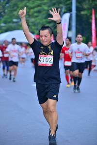 BIB: 4102, 
                            <button type="button" onclick="openModal(5979852)" class="btn btn-primary btn-sm float-right btn-popup" data-toggle="modal" data-target=".modal-high-quality">
                        <i class="fas fa-shopping-cart"></i> Add to Cart
                    </button>
                                            <button type="button" onclick="isThisMe(5979852, true)" class="btn btn-success btn-sm float-right btn-popup btn-isme hidden" data-toggle="tooltip" data-placement="bottom" title="นี่คือรูปของคุณใช่ไหม คลิกที่นี่เพื่อเอาเข้าอัลบั้ม">
                        <i class="fas fa-plus"></i> Add to album
                    </button>
                    <button type="button" onclick="isThisMe(5979852, false)" class="btn btn-warning btn-sm float-right btn-popup btn-isnotme hidden">
                        <i class="fas fa-ban"></i> Remove from album
                    </button>