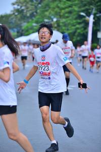 BIB: 3923
                            <button type="button" onclick="openModal(5993847)" class="btn btn-primary btn-sm float-right btn-popup" data-toggle="modal" data-target=".modal-high-quality">
                        <i class="fas fa-shopping-cart"></i> Add to Cart
                    </button>
                                            <button type="button" onclick="isThisMe(5993847, true)" class="btn btn-success btn-sm float-right btn-popup btn-isme hidden" data-toggle="tooltip" data-placement="bottom" title="นี่คือรูปของคุณใช่ไหม คลิกที่นี่เพื่อเอาเข้าอัลบั้ม">
                        <i class="fas fa-plus"></i> Add to album
                    </button>
                    <button type="button" onclick="isThisMe(5993847, false)" class="btn btn-warning btn-sm float-right btn-popup btn-isnotme hidden">
                        <i class="fas fa-ban"></i> Remove from album
                    </button>