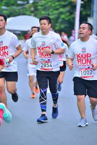 BIB: 201, 2854, 1002
                            <button type="button" onclick="openModal(5993108)" class="btn btn-primary btn-sm float-right btn-popup" data-toggle="modal" data-target=".modal-high-quality">
                        <i class="fas fa-shopping-cart"></i> Add to Cart
                    </button>
                                            <button type="button" onclick="isThisMe(5993108, true)" class="btn btn-success btn-sm float-right btn-popup btn-isme hidden" data-toggle="tooltip" data-placement="bottom" title="นี่คือรูปของคุณใช่ไหม คลิกที่นี่เพื่อเอาเข้าอัลบั้ม">
                        <i class="fas fa-plus"></i> Add to album
                    </button>
                    <button type="button" onclick="isThisMe(5993108, false)" class="btn btn-warning btn-sm float-right btn-popup btn-isnotme hidden">
                        <i class="fas fa-ban"></i> Remove from album
                    </button>