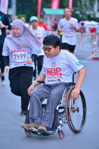 BIB: 7999, 2019
                            <button type="button" onclick="openModal(5987100)" class="btn btn-primary btn-sm float-right btn-popup" data-toggle="modal" data-target=".modal-high-quality">
                        <i class="fas fa-shopping-cart"></i> Add to Cart
                    </button>
                                            <button type="button" onclick="isThisMe(5987100, true)" class="btn btn-success btn-sm float-right btn-popup btn-isme hidden" data-toggle="tooltip" data-placement="bottom" title="นี่คือรูปของคุณใช่ไหม คลิกที่นี่เพื่อเอาเข้าอัลบั้ม">
                        <i class="fas fa-plus"></i> Add to album
                    </button>
                    <button type="button" onclick="isThisMe(5987100, false)" class="btn btn-warning btn-sm float-right btn-popup btn-isnotme hidden">
                        <i class="fas fa-ban"></i> Remove from album
                    </button>