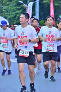 BIB: 4843, 201, 959, 2019, 2282, 4394
                            <button type="button" onclick="openModal(5977383)" class="btn btn-primary btn-sm float-right btn-popup" data-toggle="modal" data-target=".modal-high-quality">
                        <i class="fas fa-shopping-cart"></i> Add to Cart
                    </button>
                                            <button type="button" onclick="isThisMe(5977383, true)" class="btn btn-success btn-sm float-right btn-popup btn-isme hidden" data-toggle="tooltip" data-placement="bottom" title="นี่คือรูปของคุณใช่ไหม คลิกที่นี่เพื่อเอาเข้าอัลบั้ม">
                        <i class="fas fa-plus"></i> Add to album
                    </button>
                    <button type="button" onclick="isThisMe(5977383, false)" class="btn btn-warning btn-sm float-right btn-popup btn-isnotme hidden">
                        <i class="fas fa-ban"></i> Remove from album
                    </button>