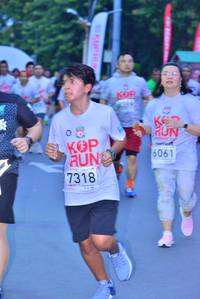 BIB: 7318, 6061
                            <button type="button" onclick="openModal(5957341)" class="btn btn-primary btn-sm float-right btn-popup" data-toggle="modal" data-target=".modal-high-quality">
                        <i class="fas fa-shopping-cart"></i> Add to Cart
                    </button>
                                            <button type="button" onclick="isThisMe(5957341, true)" class="btn btn-success btn-sm float-right btn-popup btn-isme hidden" data-toggle="tooltip" data-placement="bottom" title="นี่คือรูปของคุณใช่ไหม คลิกที่นี่เพื่อเอาเข้าอัลบั้ม">
                        <i class="fas fa-plus"></i> Add to album
                    </button>
                    <button type="button" onclick="isThisMe(5957341, false)" class="btn btn-warning btn-sm float-right btn-popup btn-isnotme hidden">
                        <i class="fas fa-ban"></i> Remove from album
                    </button>