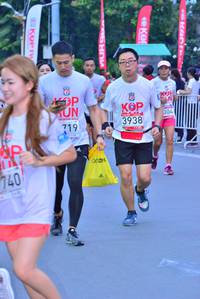 BIB: 3938, 304, 719, 740
                            <button type="button" onclick="openModal(5976951)" class="btn btn-primary btn-sm float-right btn-popup" data-toggle="modal" data-target=".modal-high-quality">
                        <i class="fas fa-shopping-cart"></i> Add to Cart
                    </button>
                                            <button type="button" onclick="isThisMe(5976951, true)" class="btn btn-success btn-sm float-right btn-popup btn-isme hidden" data-toggle="tooltip" data-placement="bottom" title="นี่คือรูปของคุณใช่ไหม คลิกที่นี่เพื่อเอาเข้าอัลบั้ม">
                        <i class="fas fa-plus"></i> Add to album
                    </button>
                    <button type="button" onclick="isThisMe(5976951, false)" class="btn btn-warning btn-sm float-right btn-popup btn-isnotme hidden">
                        <i class="fas fa-ban"></i> Remove from album
                    </button>