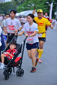 BIB: 1435, 056, 82013, 2039
                            <button type="button" onclick="openModal(5995426)" class="btn btn-primary btn-sm float-right btn-popup" data-toggle="modal" data-target=".modal-high-quality">
                        <i class="fas fa-shopping-cart"></i> Add to Cart
                    </button>
                                            <button type="button" onclick="isThisMe(5995426, true)" class="btn btn-success btn-sm float-right btn-popup btn-isme hidden" data-toggle="tooltip" data-placement="bottom" title="นี่คือรูปของคุณใช่ไหม คลิกที่นี่เพื่อเอาเข้าอัลบั้ม">
                        <i class="fas fa-plus"></i> Add to album
                    </button>
                    <button type="button" onclick="isThisMe(5995426, false)" class="btn btn-warning btn-sm float-right btn-popup btn-isnotme hidden">
                        <i class="fas fa-ban"></i> Remove from album
                    </button>