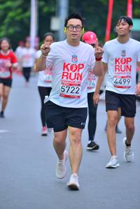 BIB: 5722, 4499
                            <button type="button" onclick="openModal(5996862)" class="btn btn-primary btn-sm float-right btn-popup" data-toggle="modal" data-target=".modal-high-quality">
                        <i class="fas fa-shopping-cart"></i> Add to Cart
                    </button>
                                            <button type="button" onclick="isThisMe(5996862, true)" class="btn btn-success btn-sm float-right btn-popup btn-isme hidden" data-toggle="tooltip" data-placement="bottom" title="นี่คือรูปของคุณใช่ไหม คลิกที่นี่เพื่อเอาเข้าอัลบั้ม">
                        <i class="fas fa-plus"></i> Add to album
                    </button>
                    <button type="button" onclick="isThisMe(5996862, false)" class="btn btn-warning btn-sm float-right btn-popup btn-isnotme hidden">
                        <i class="fas fa-ban"></i> Remove from album
                    </button>