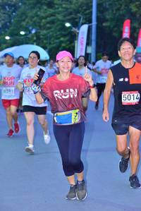 BIB: 6591, 5014, 
                            <button type="button" onclick="openModal(5949812)" class="btn btn-primary btn-sm float-right btn-popup" data-toggle="modal" data-target=".modal-high-quality">
                        <i class="fas fa-shopping-cart"></i> Add to Cart
                    </button>
                                            <button type="button" onclick="isThisMe(5949812, true)" class="btn btn-success btn-sm float-right btn-popup btn-isme hidden" data-toggle="tooltip" data-placement="bottom" title="นี่คือรูปของคุณใช่ไหม คลิกที่นี่เพื่อเอาเข้าอัลบั้ม">
                        <i class="fas fa-plus"></i> Add to album
                    </button>
                    <button type="button" onclick="isThisMe(5949812, false)" class="btn btn-warning btn-sm float-right btn-popup btn-isnotme hidden">
                        <i class="fas fa-ban"></i> Remove from album
                    </button>