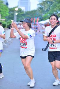 BIB: 4225, 5196
                            <button type="button" onclick="openModal(5986137)" class="btn btn-primary btn-sm float-right btn-popup" data-toggle="modal" data-target=".modal-high-quality">
                        <i class="fas fa-shopping-cart"></i> Add to Cart
                    </button>
                                            <button type="button" onclick="isThisMe(5986137, true)" class="btn btn-success btn-sm float-right btn-popup btn-isme hidden" data-toggle="tooltip" data-placement="bottom" title="นี่คือรูปของคุณใช่ไหม คลิกที่นี่เพื่อเอาเข้าอัลบั้ม">
                        <i class="fas fa-plus"></i> Add to album
                    </button>
                    <button type="button" onclick="isThisMe(5986137, false)" class="btn btn-warning btn-sm float-right btn-popup btn-isnotme hidden">
                        <i class="fas fa-ban"></i> Remove from album
                    </button>