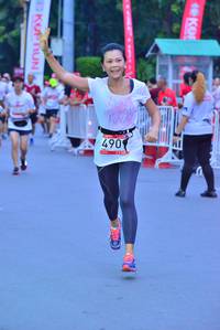 BIB: 490
                            <button type="button" onclick="openModal(5974306)" class="btn btn-primary btn-sm float-right btn-popup" data-toggle="modal" data-target=".modal-high-quality">
                        <i class="fas fa-shopping-cart"></i> Add to Cart
                    </button>
                                            <button type="button" onclick="isThisMe(5974306, true)" class="btn btn-success btn-sm float-right btn-popup btn-isme hidden" data-toggle="tooltip" data-placement="bottom" title="นี่คือรูปของคุณใช่ไหม คลิกที่นี่เพื่อเอาเข้าอัลบั้ม">
                        <i class="fas fa-plus"></i> Add to album
                    </button>
                    <button type="button" onclick="isThisMe(5974306, false)" class="btn btn-warning btn-sm float-right btn-popup btn-isnotme hidden">
                        <i class="fas fa-ban"></i> Remove from album
                    </button>