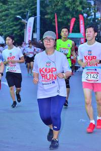 BIB: 2297, 2001, 2142
                            <button type="button" onclick="openModal(5972672)" class="btn btn-primary btn-sm float-right btn-popup" data-toggle="modal" data-target=".modal-high-quality">
                        <i class="fas fa-shopping-cart"></i> Add to Cart
                    </button>
                                            <button type="button" onclick="isThisMe(5972672, true)" class="btn btn-success btn-sm float-right btn-popup btn-isme hidden" data-toggle="tooltip" data-placement="bottom" title="นี่คือรูปของคุณใช่ไหม คลิกที่นี่เพื่อเอาเข้าอัลบั้ม">
                        <i class="fas fa-plus"></i> Add to album
                    </button>
                    <button type="button" onclick="isThisMe(5972672, false)" class="btn btn-warning btn-sm float-right btn-popup btn-isnotme hidden">
                        <i class="fas fa-ban"></i> Remove from album
                    </button>