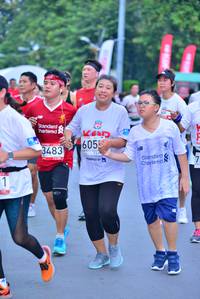 BIB: 605, 3483
                            <button type="button" onclick="openModal(5985406)" class="btn btn-primary btn-sm float-right btn-popup" data-toggle="modal" data-target=".modal-high-quality">
                        <i class="fas fa-shopping-cart"></i> Add to Cart
                    </button>
                                            <button type="button" onclick="isThisMe(5985406, true)" class="btn btn-success btn-sm float-right btn-popup btn-isme hidden" data-toggle="tooltip" data-placement="bottom" title="นี่คือรูปของคุณใช่ไหม คลิกที่นี่เพื่อเอาเข้าอัลบั้ม">
                        <i class="fas fa-plus"></i> Add to album
                    </button>
                    <button type="button" onclick="isThisMe(5985406, false)" class="btn btn-warning btn-sm float-right btn-popup btn-isnotme hidden">
                        <i class="fas fa-ban"></i> Remove from album
                    </button>