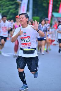 BIB: 5925, 2019
                            <button type="button" onclick="openModal(5985539)" class="btn btn-primary btn-sm float-right btn-popup" data-toggle="modal" data-target=".modal-high-quality">
                        <i class="fas fa-shopping-cart"></i> Add to Cart
                    </button>
                                            <button type="button" onclick="isThisMe(5985539, true)" class="btn btn-success btn-sm float-right btn-popup btn-isme hidden" data-toggle="tooltip" data-placement="bottom" title="นี่คือรูปของคุณใช่ไหม คลิกที่นี่เพื่อเอาเข้าอัลบั้ม">
                        <i class="fas fa-plus"></i> Add to album
                    </button>
                    <button type="button" onclick="isThisMe(5985539, false)" class="btn btn-warning btn-sm float-right btn-popup btn-isnotme hidden">
                        <i class="fas fa-ban"></i> Remove from album
                    </button>