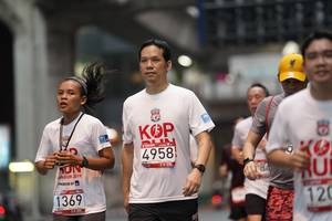 BIB: 4958, 2019, 120, 1369
                            <button type="button" onclick="openModal(5873633)" class="btn btn-primary btn-sm float-right btn-popup" data-toggle="modal" data-target=".modal-high-quality">
                        <i class="fas fa-shopping-cart"></i> Add to Cart
                    </button>
                                            <button type="button" onclick="isThisMe(5873633, true)" class="btn btn-success btn-sm float-right btn-popup btn-isme hidden" data-toggle="tooltip" data-placement="bottom" title="นี่คือรูปของคุณใช่ไหม คลิกที่นี่เพื่อเอาเข้าอัลบั้ม">
                        <i class="fas fa-plus"></i> Add to album
                    </button>
                    <button type="button" onclick="isThisMe(5873633, false)" class="btn btn-warning btn-sm float-right btn-popup btn-isnotme hidden">
                        <i class="fas fa-ban"></i> Remove from album
                    </button>