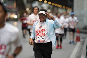 BIB: 4474
                            <button type="button" onclick="openModal(5872315)" class="btn btn-primary btn-sm float-right btn-popup" data-toggle="modal" data-target=".modal-high-quality">
                        <i class="fas fa-shopping-cart"></i> Add to Cart
                    </button>
                                            <button type="button" onclick="isThisMe(5872315, true)" class="btn btn-success btn-sm float-right btn-popup btn-isme hidden" data-toggle="tooltip" data-placement="bottom" title="นี่คือรูปของคุณใช่ไหม คลิกที่นี่เพื่อเอาเข้าอัลบั้ม">
                        <i class="fas fa-plus"></i> Add to album
                    </button>
                    <button type="button" onclick="isThisMe(5872315, false)" class="btn btn-warning btn-sm float-right btn-popup btn-isnotme hidden">
                        <i class="fas fa-ban"></i> Remove from album
                    </button>