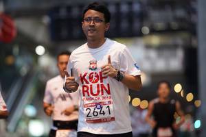 BIB: 2019, 2641
                            <button type="button" onclick="openModal(5868277)" class="btn btn-primary btn-sm float-right btn-popup" data-toggle="modal" data-target=".modal-high-quality">
                        <i class="fas fa-shopping-cart"></i> Add to Cart
                    </button>
                                            <button type="button" onclick="isThisMe(5868277, true)" class="btn btn-success btn-sm float-right btn-popup btn-isme hidden" data-toggle="tooltip" data-placement="bottom" title="นี่คือรูปของคุณใช่ไหม คลิกที่นี่เพื่อเอาเข้าอัลบั้ม">
                        <i class="fas fa-plus"></i> Add to album
                    </button>
                    <button type="button" onclick="isThisMe(5868277, false)" class="btn btn-warning btn-sm float-right btn-popup btn-isnotme hidden">
                        <i class="fas fa-ban"></i> Remove from album
                    </button>