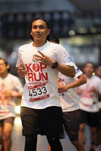 BIB: 4533
                            <button type="button" onclick="openModal(5865336)" class="btn btn-primary btn-sm float-right btn-popup" data-toggle="modal" data-target=".modal-high-quality">
                        <i class="fas fa-shopping-cart"></i> Add to Cart
                    </button>
                                            <button type="button" onclick="isThisMe(5865336, true)" class="btn btn-success btn-sm float-right btn-popup btn-isme hidden" data-toggle="tooltip" data-placement="bottom" title="นี่คือรูปของคุณใช่ไหม คลิกที่นี่เพื่อเอาเข้าอัลบั้ม">
                        <i class="fas fa-plus"></i> Add to album
                    </button>
                    <button type="button" onclick="isThisMe(5865336, false)" class="btn btn-warning btn-sm float-right btn-popup btn-isnotme hidden">
                        <i class="fas fa-ban"></i> Remove from album
                    </button>