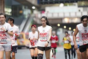 BIB: 1301, 884, 267
                            <button type="button" onclick="openModal(5872616)" class="btn btn-primary btn-sm float-right btn-popup" data-toggle="modal" data-target=".modal-high-quality">
                        <i class="fas fa-shopping-cart"></i> Add to Cart
                    </button>
                                            <button type="button" onclick="isThisMe(5872616, true)" class="btn btn-success btn-sm float-right btn-popup btn-isme hidden" data-toggle="tooltip" data-placement="bottom" title="นี่คือรูปของคุณใช่ไหม คลิกที่นี่เพื่อเอาเข้าอัลบั้ม">
                        <i class="fas fa-plus"></i> Add to album
                    </button>
                    <button type="button" onclick="isThisMe(5872616, false)" class="btn btn-warning btn-sm float-right btn-popup btn-isnotme hidden">
                        <i class="fas fa-ban"></i> Remove from album
                    </button>