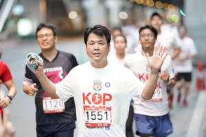 BIB: 1551, 1120
                            <button type="button" onclick="openModal(5878357)" class="btn btn-primary btn-sm float-right btn-popup" data-toggle="modal" data-target=".modal-high-quality">
                        <i class="fas fa-shopping-cart"></i> Add to Cart
                    </button>
                                            <button type="button" onclick="isThisMe(5878357, true)" class="btn btn-success btn-sm float-right btn-popup btn-isme hidden" data-toggle="tooltip" data-placement="bottom" title="นี่คือรูปของคุณใช่ไหม คลิกที่นี่เพื่อเอาเข้าอัลบั้ม">
                        <i class="fas fa-plus"></i> Add to album
                    </button>
                    <button type="button" onclick="isThisMe(5878357, false)" class="btn btn-warning btn-sm float-right btn-popup btn-isnotme hidden">
                        <i class="fas fa-ban"></i> Remove from album
                    </button>