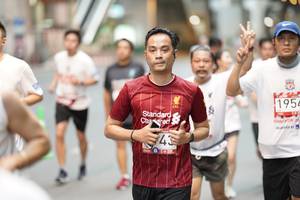 BIB: 195
                            <button type="button" onclick="openModal(5876822)" class="btn btn-primary btn-sm float-right btn-popup" data-toggle="modal" data-target=".modal-high-quality">
                        <i class="fas fa-shopping-cart"></i> Add to Cart
                    </button>
                                            <button type="button" onclick="isThisMe(5876822, true)" class="btn btn-success btn-sm float-right btn-popup btn-isme hidden" data-toggle="tooltip" data-placement="bottom" title="นี่คือรูปของคุณใช่ไหม คลิกที่นี่เพื่อเอาเข้าอัลบั้ม">
                        <i class="fas fa-plus"></i> Add to album
                    </button>
                    <button type="button" onclick="isThisMe(5876822, false)" class="btn btn-warning btn-sm float-right btn-popup btn-isnotme hidden">
                        <i class="fas fa-ban"></i> Remove from album
                    </button>