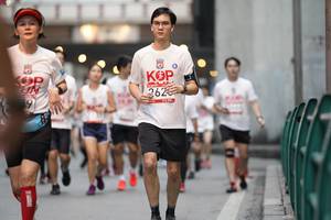 BIB: 262
                            <button type="button" onclick="openModal(5865579)" class="btn btn-primary btn-sm float-right btn-popup" data-toggle="modal" data-target=".modal-high-quality">
                        <i class="fas fa-shopping-cart"></i> Add to Cart
                    </button>
                                            <button type="button" onclick="isThisMe(5865579, true)" class="btn btn-success btn-sm float-right btn-popup btn-isme hidden" data-toggle="tooltip" data-placement="bottom" title="นี่คือรูปของคุณใช่ไหม คลิกที่นี่เพื่อเอาเข้าอัลบั้ม">
                        <i class="fas fa-plus"></i> Add to album
                    </button>
                    <button type="button" onclick="isThisMe(5865579, false)" class="btn btn-warning btn-sm float-right btn-popup btn-isnotme hidden">
                        <i class="fas fa-ban"></i> Remove from album
                    </button>