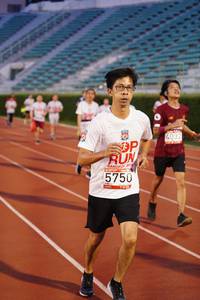 BIB: 4032, 5750
                            <button type="button" onclick="openModal(6098094)" class="btn btn-primary btn-sm float-right btn-popup" data-toggle="modal" data-target=".modal-high-quality">
                        <i class="fas fa-shopping-cart"></i> Add to Cart
                    </button>
                                            <button type="button" onclick="isThisMe(6098094, true)" class="btn btn-success btn-sm float-right btn-popup btn-isme hidden" data-toggle="tooltip" data-placement="bottom" title="นี่คือรูปของคุณใช่ไหม คลิกที่นี่เพื่อเอาเข้าอัลบั้ม">
                        <i class="fas fa-plus"></i> Add to album
                    </button>
                    <button type="button" onclick="isThisMe(6098094, false)" class="btn btn-warning btn-sm float-right btn-popup btn-isnotme hidden">
                        <i class="fas fa-ban"></i> Remove from album
                    </button>