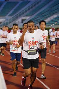 BIB: 3395, 2370
                            <button type="button" onclick="openModal(6097879)" class="btn btn-primary btn-sm float-right btn-popup" data-toggle="modal" data-target=".modal-high-quality">
                        <i class="fas fa-shopping-cart"></i> Add to Cart
                    </button>
                                            <button type="button" onclick="isThisMe(6097879, true)" class="btn btn-success btn-sm float-right btn-popup btn-isme hidden" data-toggle="tooltip" data-placement="bottom" title="นี่คือรูปของคุณใช่ไหม คลิกที่นี่เพื่อเอาเข้าอัลบั้ม">
                        <i class="fas fa-plus"></i> Add to album
                    </button>
                    <button type="button" onclick="isThisMe(6097879, false)" class="btn btn-warning btn-sm float-right btn-popup btn-isnotme hidden">
                        <i class="fas fa-ban"></i> Remove from album
                    </button>