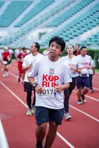 BIB: 017
                            <button type="button" onclick="openModal(6090572)" class="btn btn-primary btn-sm float-right btn-popup" data-toggle="modal" data-target=".modal-high-quality">
                        <i class="fas fa-shopping-cart"></i> Add to Cart
                    </button>
                                            <button type="button" onclick="isThisMe(6090572, true)" class="btn btn-success btn-sm float-right btn-popup btn-isme hidden" data-toggle="tooltip" data-placement="bottom" title="นี่คือรูปของคุณใช่ไหม คลิกที่นี่เพื่อเอาเข้าอัลบั้ม">
                        <i class="fas fa-plus"></i> Add to album
                    </button>
                    <button type="button" onclick="isThisMe(6090572, false)" class="btn btn-warning btn-sm float-right btn-popup btn-isnotme hidden">
                        <i class="fas fa-ban"></i> Remove from album
                    </button>