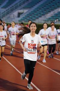 BIB: 4636
                            <button type="button" onclick="openModal(6097746)" class="btn btn-primary btn-sm float-right btn-popup" data-toggle="modal" data-target=".modal-high-quality">
                        <i class="fas fa-shopping-cart"></i> Add to Cart
                    </button>
                                            <button type="button" onclick="isThisMe(6097746, true)" class="btn btn-success btn-sm float-right btn-popup btn-isme hidden" data-toggle="tooltip" data-placement="bottom" title="นี่คือรูปของคุณใช่ไหม คลิกที่นี่เพื่อเอาเข้าอัลบั้ม">
                        <i class="fas fa-plus"></i> Add to album
                    </button>
                    <button type="button" onclick="isThisMe(6097746, false)" class="btn btn-warning btn-sm float-right btn-popup btn-isnotme hidden">
                        <i class="fas fa-ban"></i> Remove from album
                    </button>