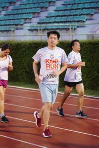 BIB: 221, 779, 690
                            <button type="button" onclick="openModal(6097972)" class="btn btn-primary btn-sm float-right btn-popup" data-toggle="modal" data-target=".modal-high-quality">
                        <i class="fas fa-shopping-cart"></i> Add to Cart
                    </button>
                                            <button type="button" onclick="isThisMe(6097972, true)" class="btn btn-success btn-sm float-right btn-popup btn-isme hidden" data-toggle="tooltip" data-placement="bottom" title="นี่คือรูปของคุณใช่ไหม คลิกที่นี่เพื่อเอาเข้าอัลบั้ม">
                        <i class="fas fa-plus"></i> Add to album
                    </button>
                    <button type="button" onclick="isThisMe(6097972, false)" class="btn btn-warning btn-sm float-right btn-popup btn-isnotme hidden">
                        <i class="fas fa-ban"></i> Remove from album
                    </button>