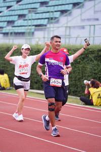 BIB: 4950, 5654
                            <button type="button" onclick="openModal(5923613)" class="btn btn-primary btn-sm float-right btn-popup" data-toggle="modal" data-target=".modal-high-quality">
                        <i class="fas fa-shopping-cart"></i> Add to Cart
                    </button>
                                            <button type="button" onclick="isThisMe(5923613, true)" class="btn btn-success btn-sm float-right btn-popup btn-isme hidden" data-toggle="tooltip" data-placement="bottom" title="นี่คือรูปของคุณใช่ไหม คลิกที่นี่เพื่อเอาเข้าอัลบั้ม">
                        <i class="fas fa-plus"></i> Add to album
                    </button>
                    <button type="button" onclick="isThisMe(5923613, false)" class="btn btn-warning btn-sm float-right btn-popup btn-isnotme hidden">
                        <i class="fas fa-ban"></i> Remove from album
                    </button>