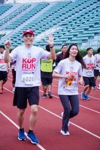 BIB: 6726, 6805, 6020, 490
                            <button type="button" onclick="openModal(6090350)" class="btn btn-primary btn-sm float-right btn-popup" data-toggle="modal" data-target=".modal-high-quality">
                        <i class="fas fa-shopping-cart"></i> Add to Cart
                    </button>
                                            <button type="button" onclick="isThisMe(6090350, true)" class="btn btn-success btn-sm float-right btn-popup btn-isme hidden" data-toggle="tooltip" data-placement="bottom" title="นี่คือรูปของคุณใช่ไหม คลิกที่นี่เพื่อเอาเข้าอัลบั้ม">
                        <i class="fas fa-plus"></i> Add to album
                    </button>
                    <button type="button" onclick="isThisMe(6090350, false)" class="btn btn-warning btn-sm float-right btn-popup btn-isnotme hidden">
                        <i class="fas fa-ban"></i> Remove from album
                    </button>